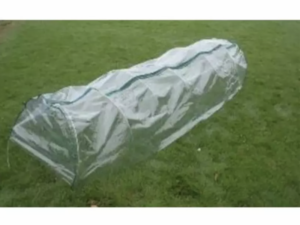 Plant tunnel with zipper on top