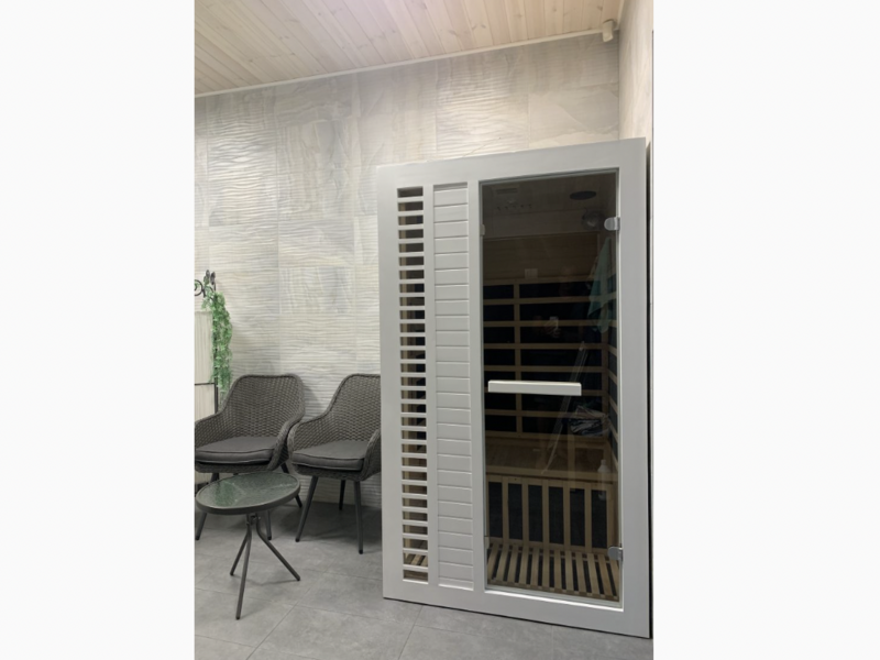 Infrared sauna for two people