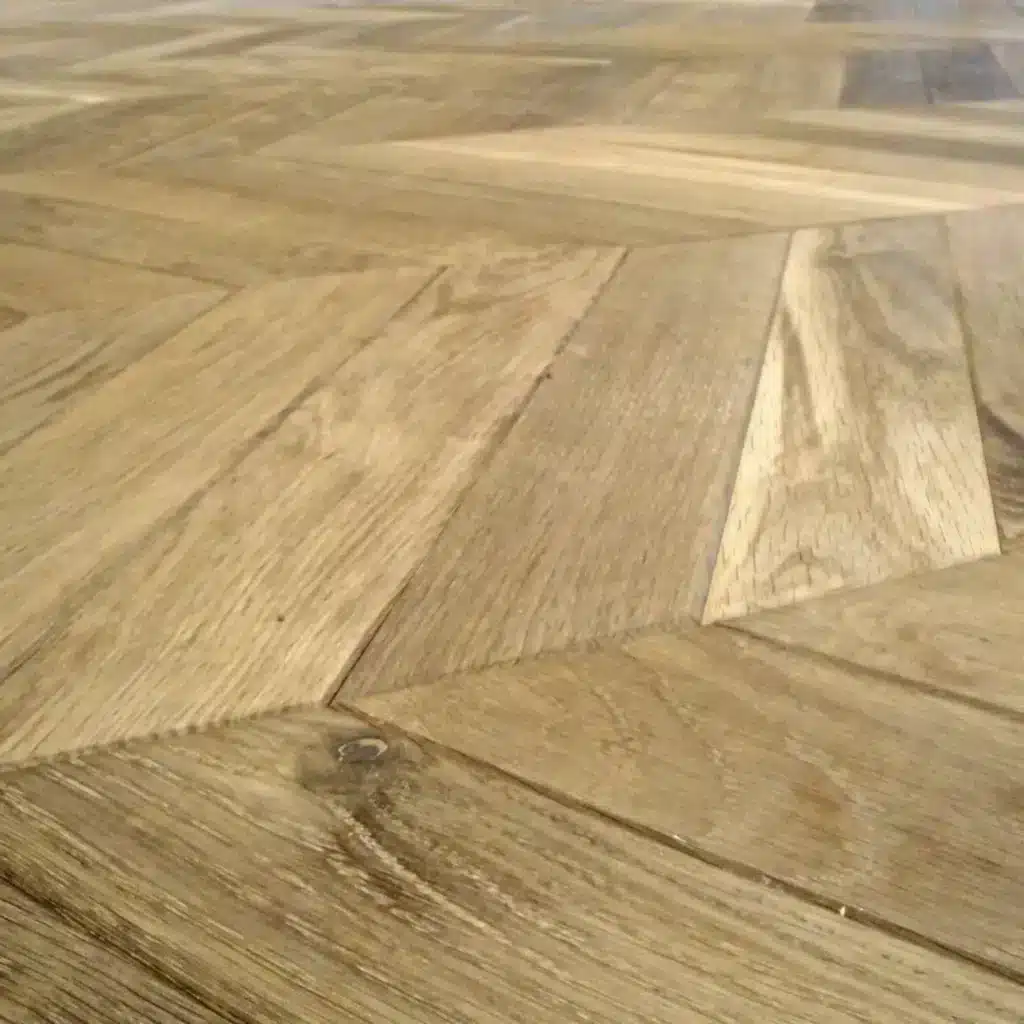 Woodengold oak french herringbone chevron 45°/60° T&G rustic (90×500 mm)