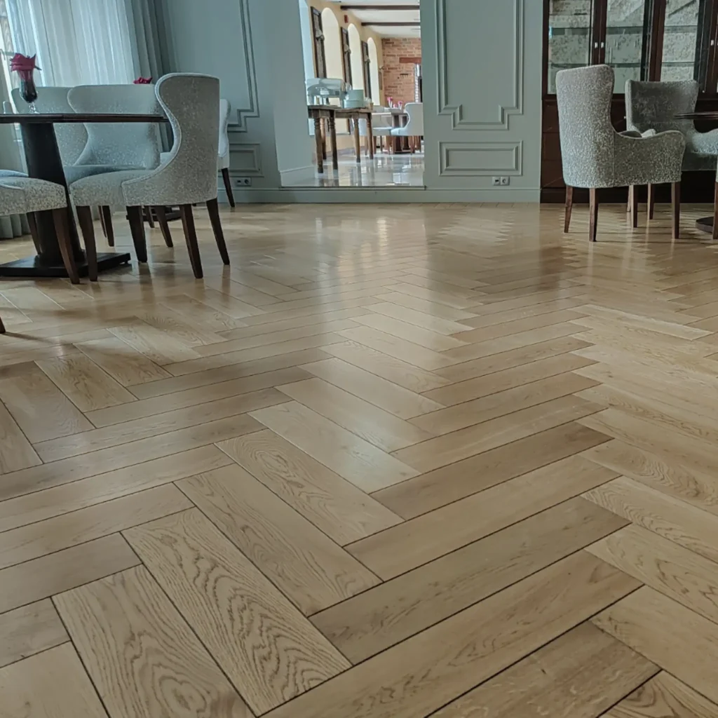 Woodengold oak herringbone T&G natur (120x600mm)